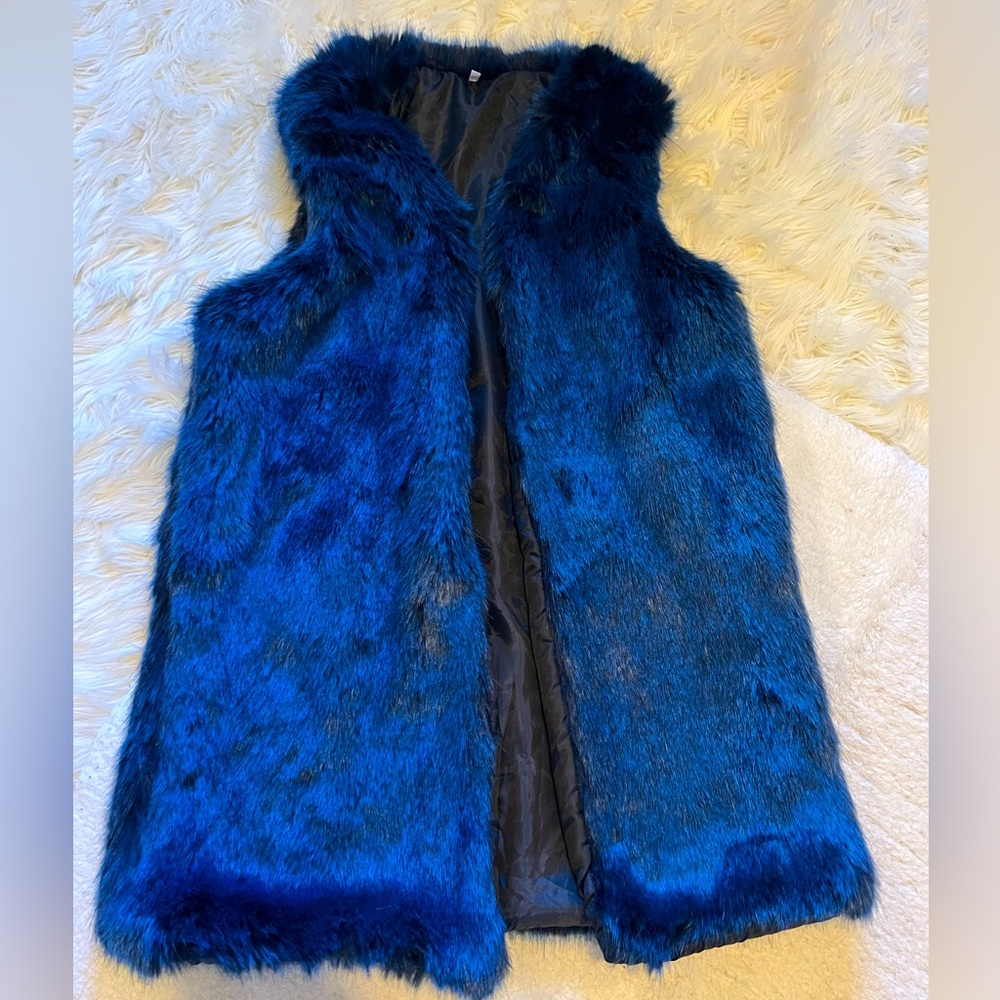 Women’s Long Fur Vest. Size L